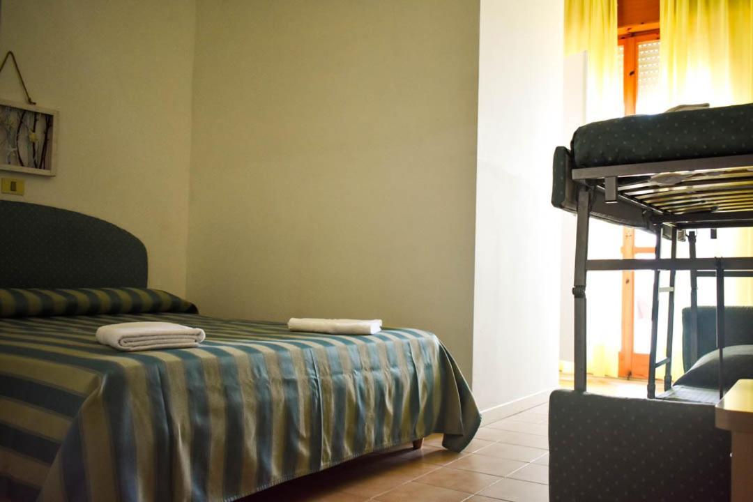 Hotel Embassy Pesaro Eksteriør billede