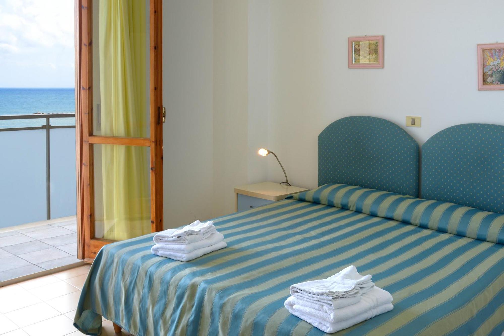 Hotel Embassy Pesaro Eksteriør billede