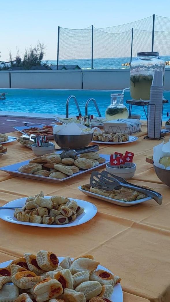 Hotel Embassy Pesaro Eksteriør billede