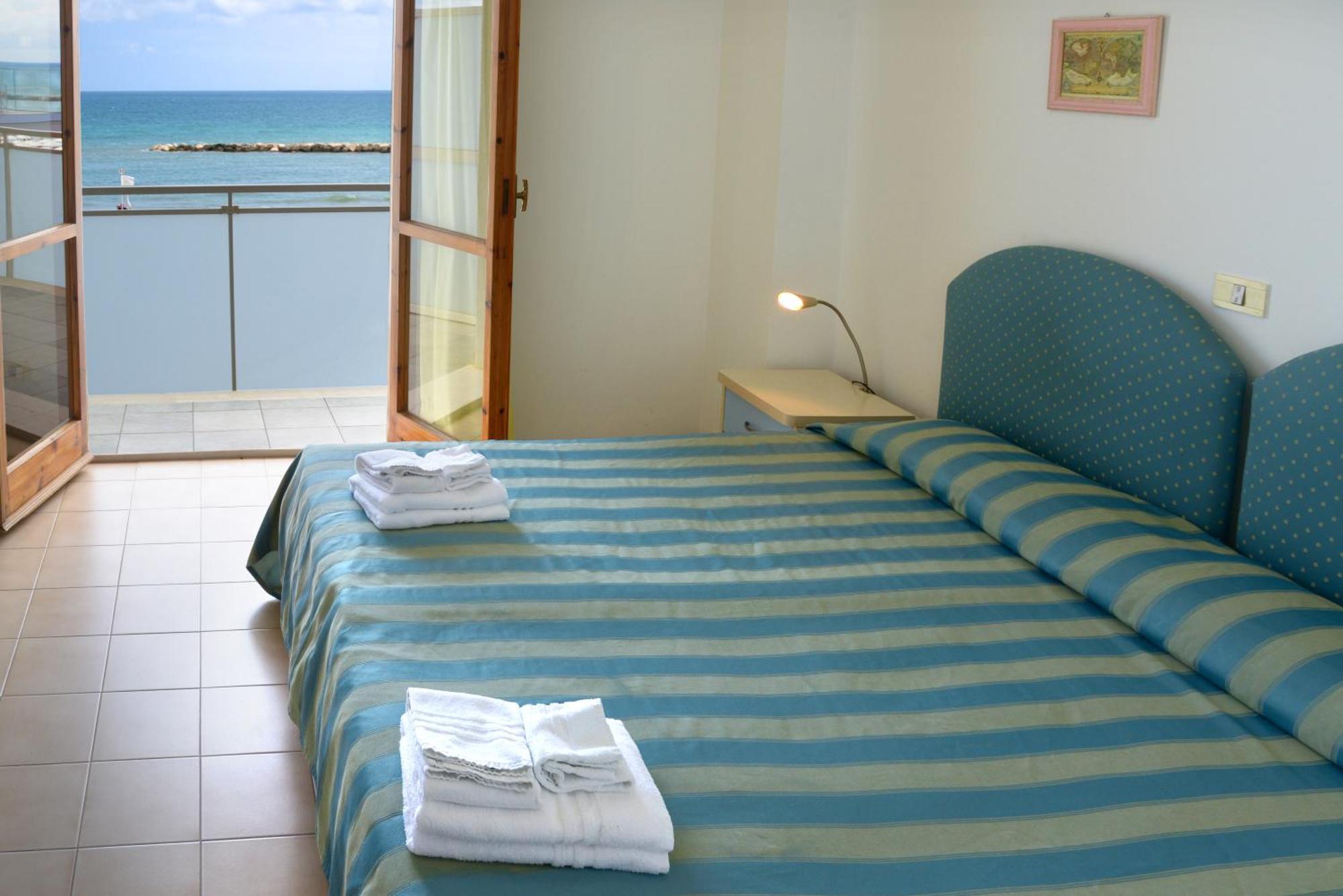 Hotel Embassy Pesaro Eksteriør billede